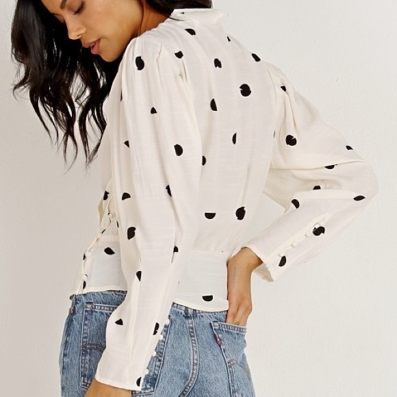 ASTR the Label Mia Top Cream Black Dot - Picture 4 of 11